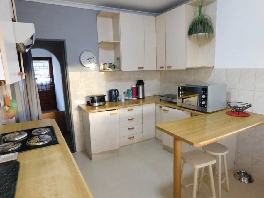 6 Bedroom Property for Sale in Dobson Western Cape